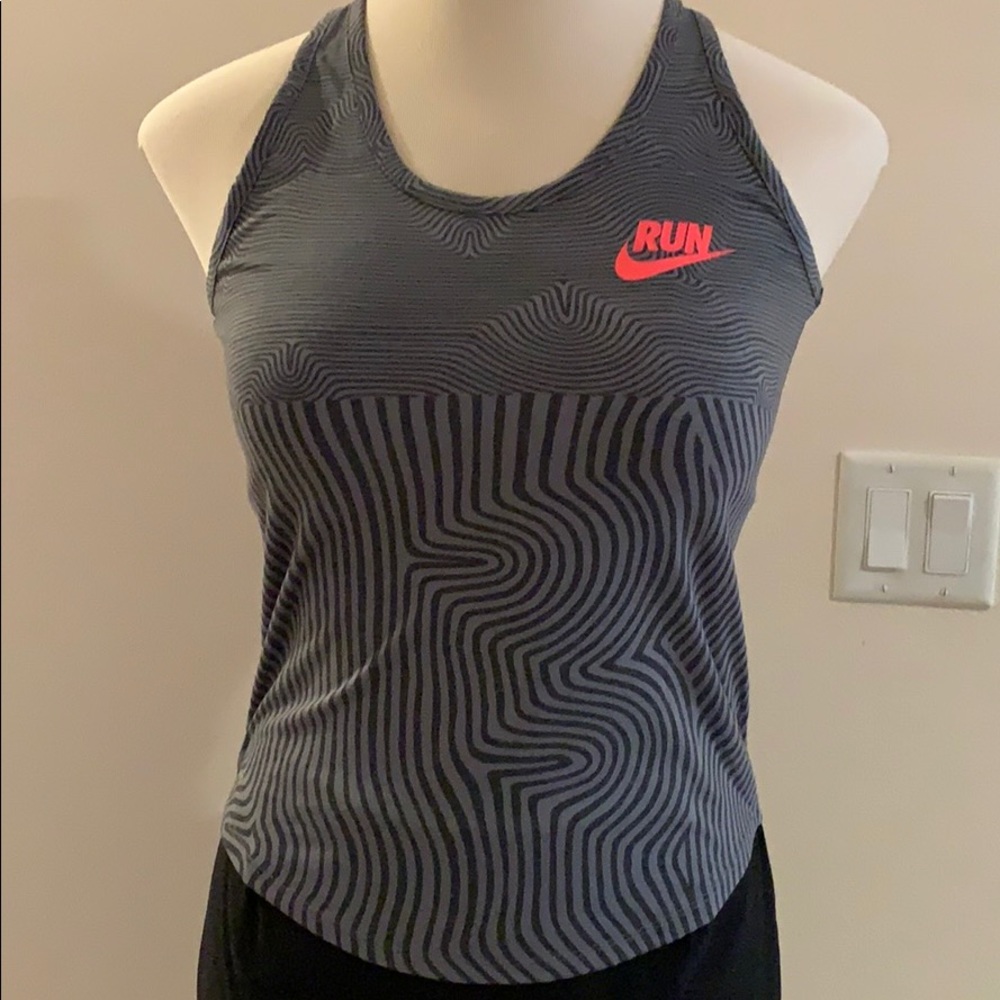 Nike Run tank top small